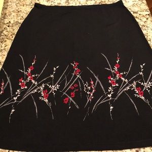 EXPRESS black red and gray skirt size Large